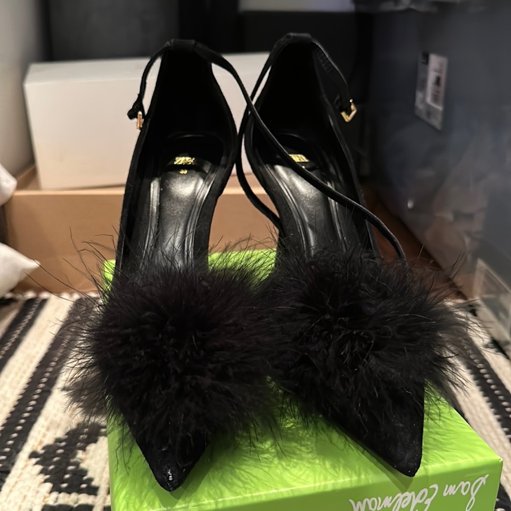 New without tags Zara heels with puffy fur ball size 38